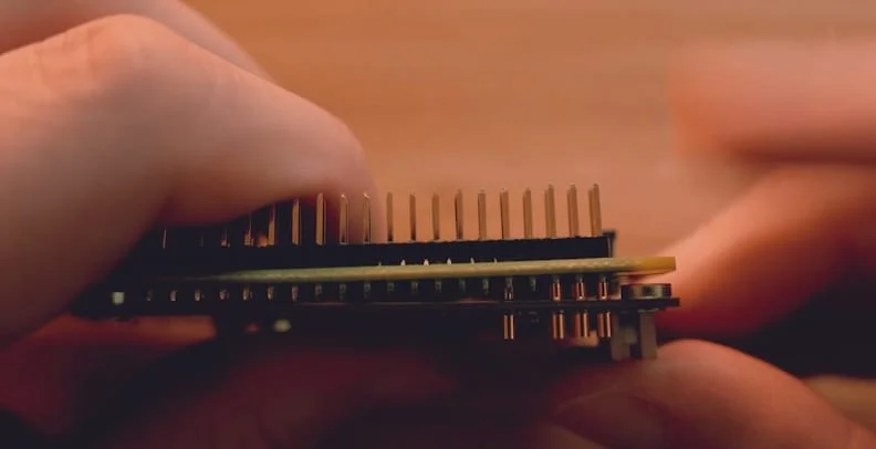 Pogo pins connecting the Raspberry Pi to the PiSugar